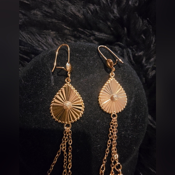 Elegant 21kgp Dubai Gold Jewelry Set with Earrings and Necklace - Picture 2 of 11